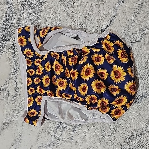 Set of 2 Pet Soft size XL Female Washable Diapers- Flower Print - Picture 3 of 10